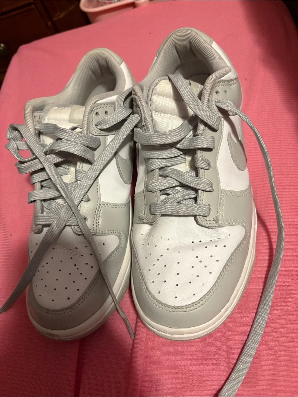 Nike Women’s Sneakers in White and Light Gray